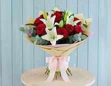 Букет цветов из:  Лилии и Розы в Калуге