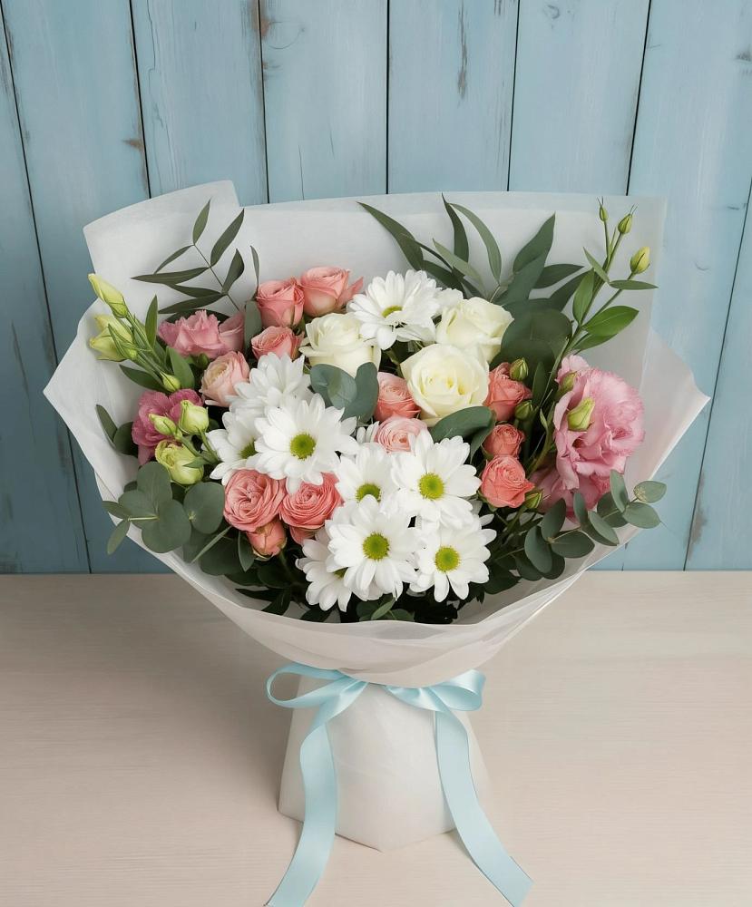 Букет цветов из: Розы, Лизиантусы и Хризантемы в Калуге
