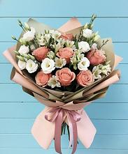 Букет цветов из:  Розы, Альстромерии и Лизиантусы в Калуге
