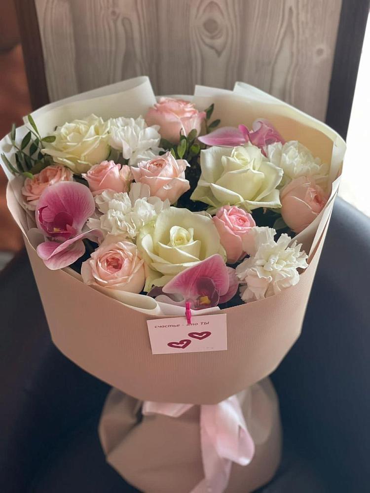 Букет цветов из: Орхидеи, Розы и Гвоздики в Калуге