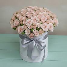 Цветочная композиция из Розы в шляпной коробке в Калуге