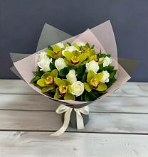 Букет цветов из:  Орхидеи и Розы в Калуге