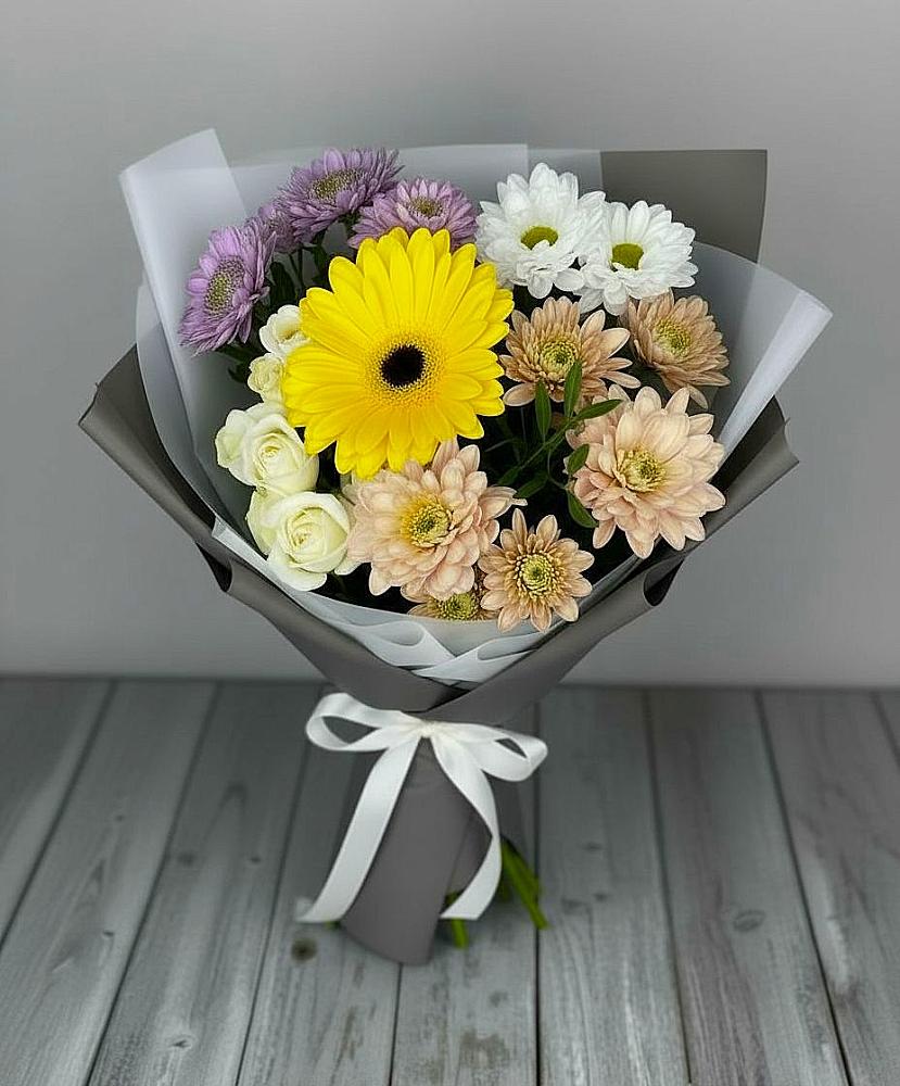Букет цветов из: Розы, Герберы и Хризантемы в Калуге