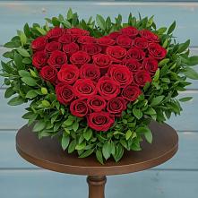 Цветочная композиция из Розы в виде сердца в Калуге