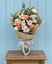 Букет цветов из:  Альстромерии, Лизиантусы, Розы и Хризантемы #REPLACE_PRED# Калуге