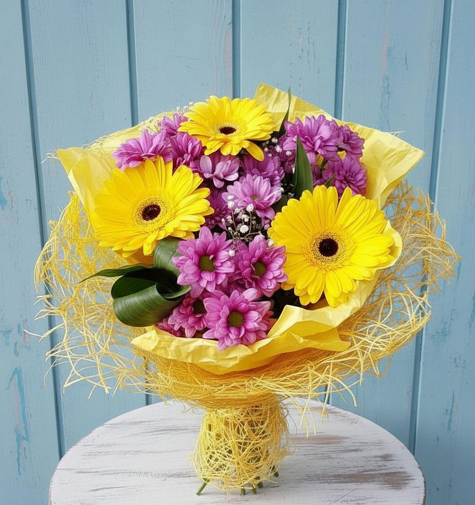 Букет цветов из: Хризантемы и Герберы в Калуге