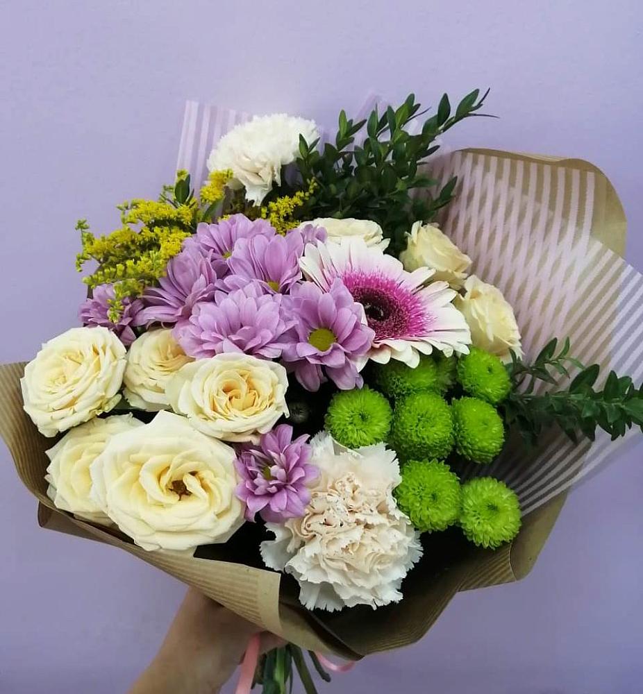 Букет цветов из: Хризантемы, Розы, Гвоздики и Герберы в Калуге