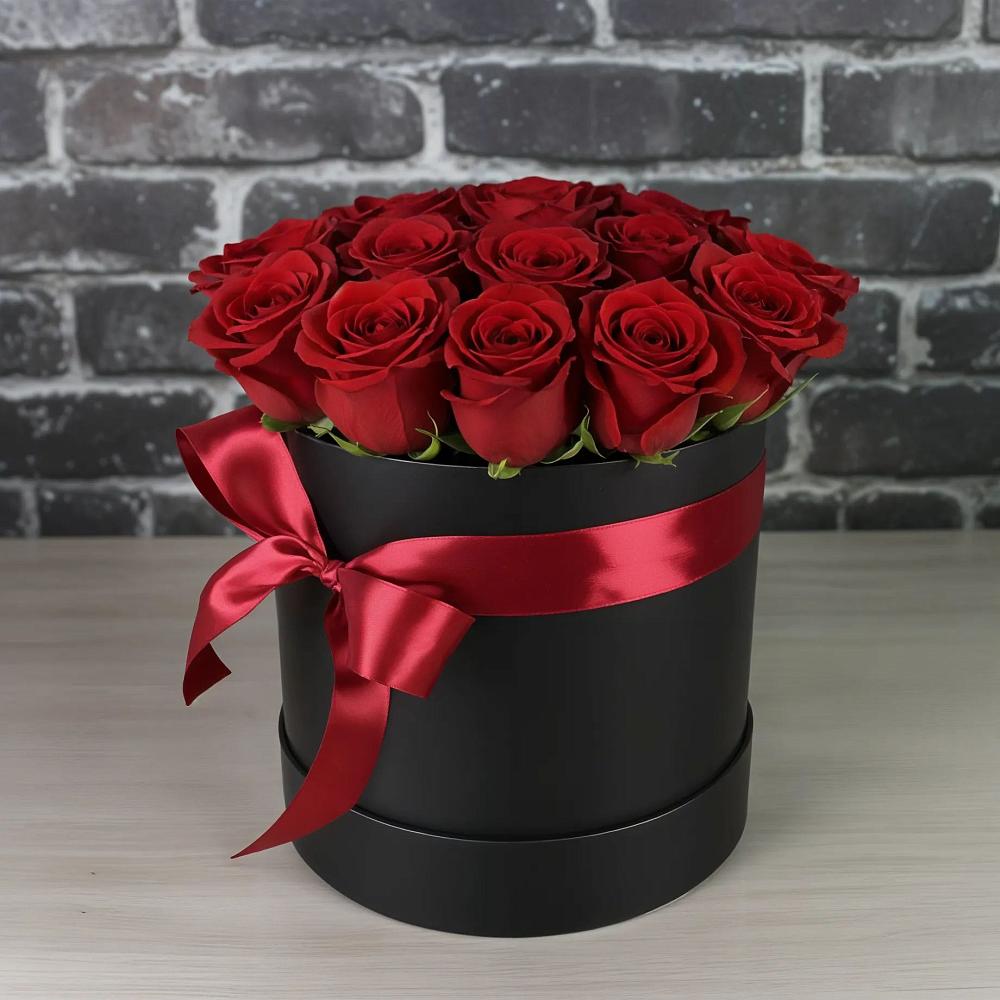 Цветочная композиция из Розы в шляпной коробке в Калуге