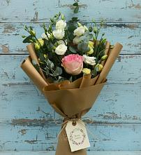 Букет цветов из:  Розы и Лизиантусы в Калуге