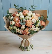 Букет цветов из:  Альстромерии и Розы в Калуге
