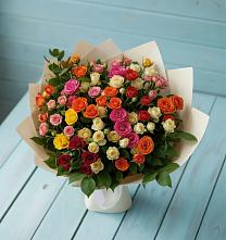 Букет Микс из разноцветных кустовых роз в Калуге