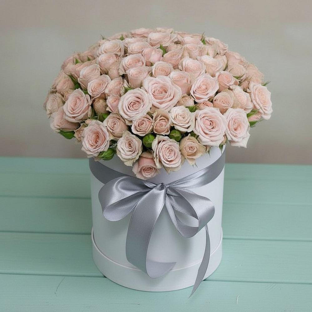 Цветочная композиция из Розы в шляпной коробке в Калуге